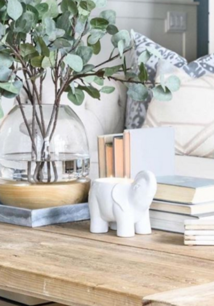 White Elephant Lotus & Lily Scented Candle